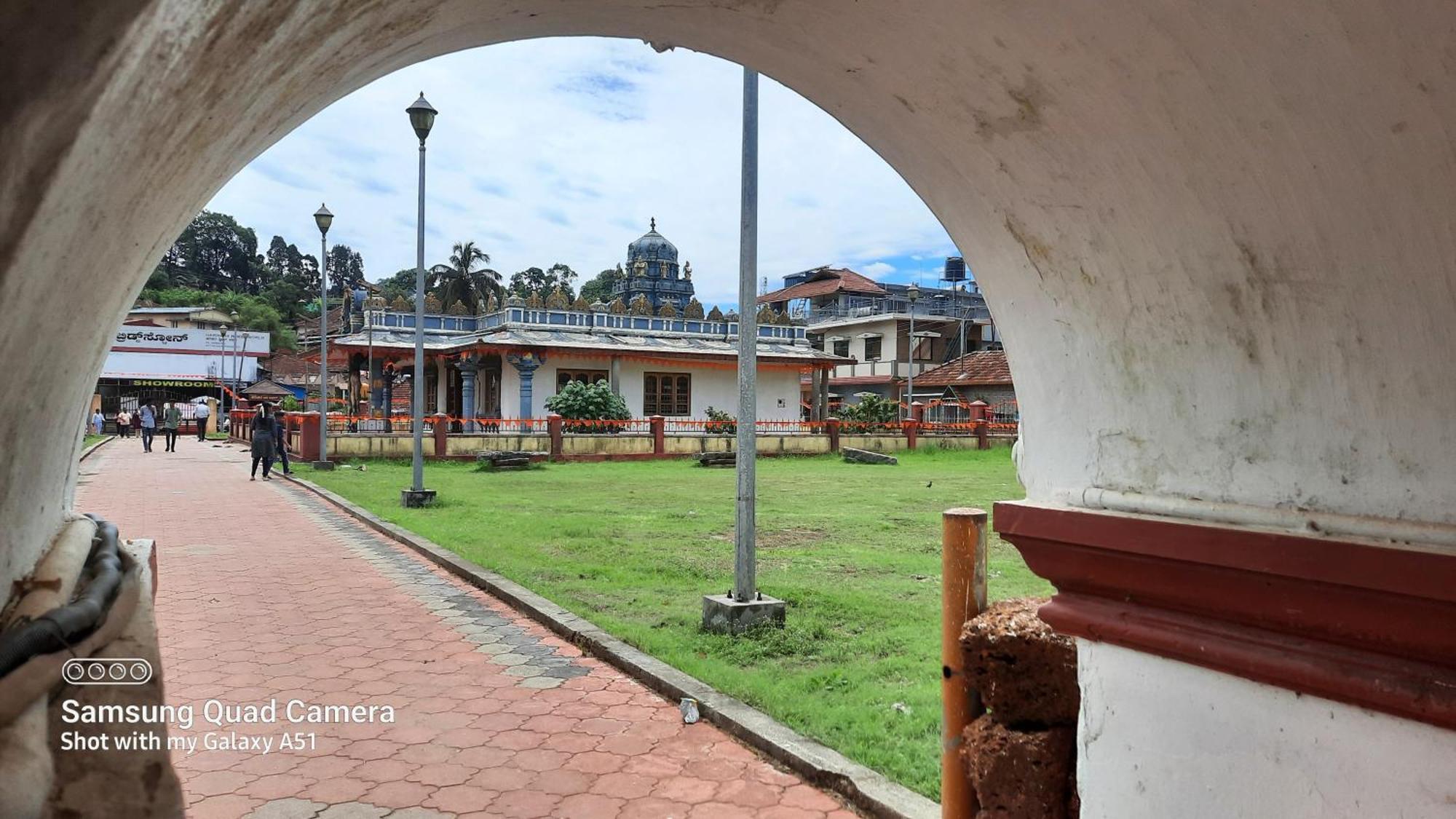Varam Homestay Madikeri Eksteriør bilde
